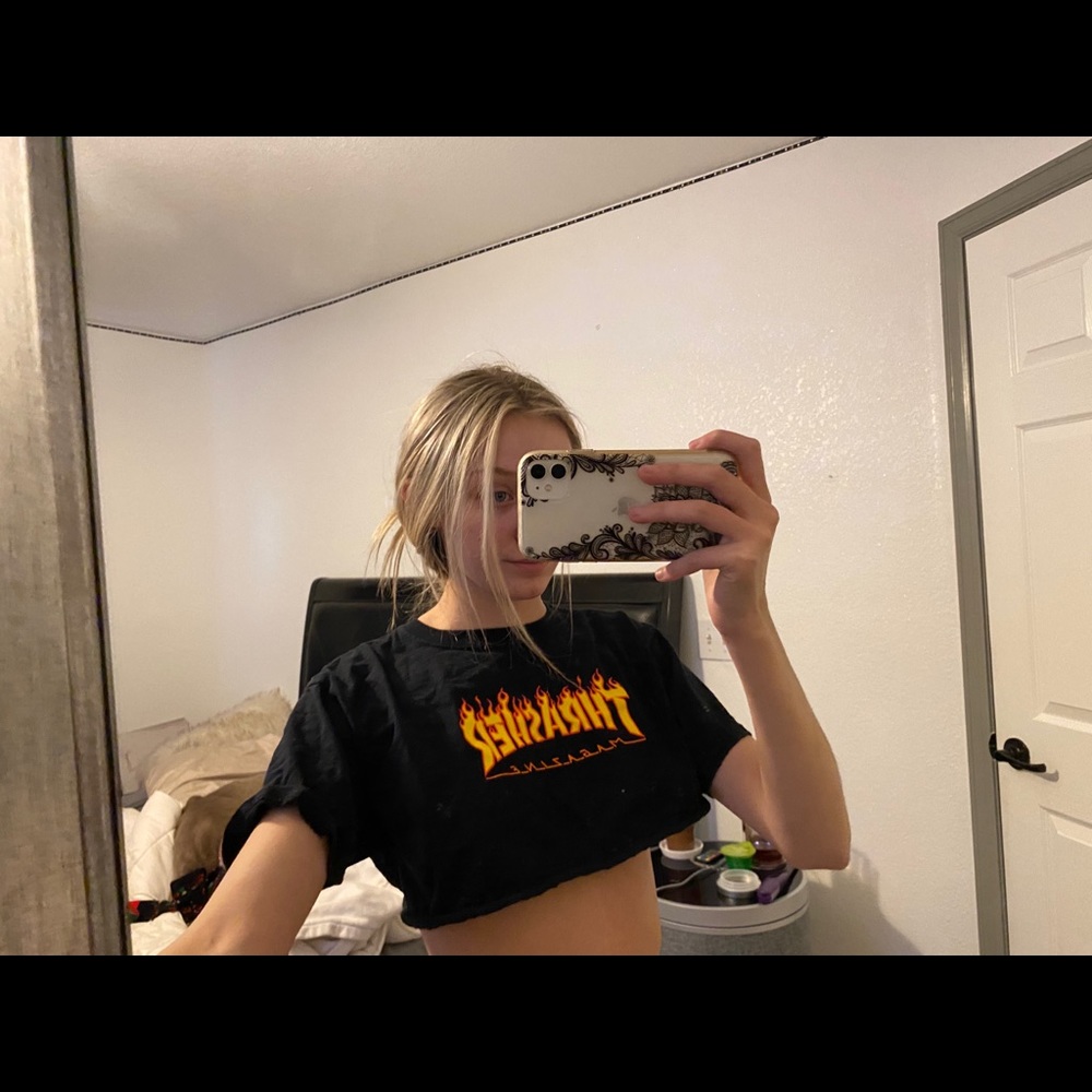 Cropped tee